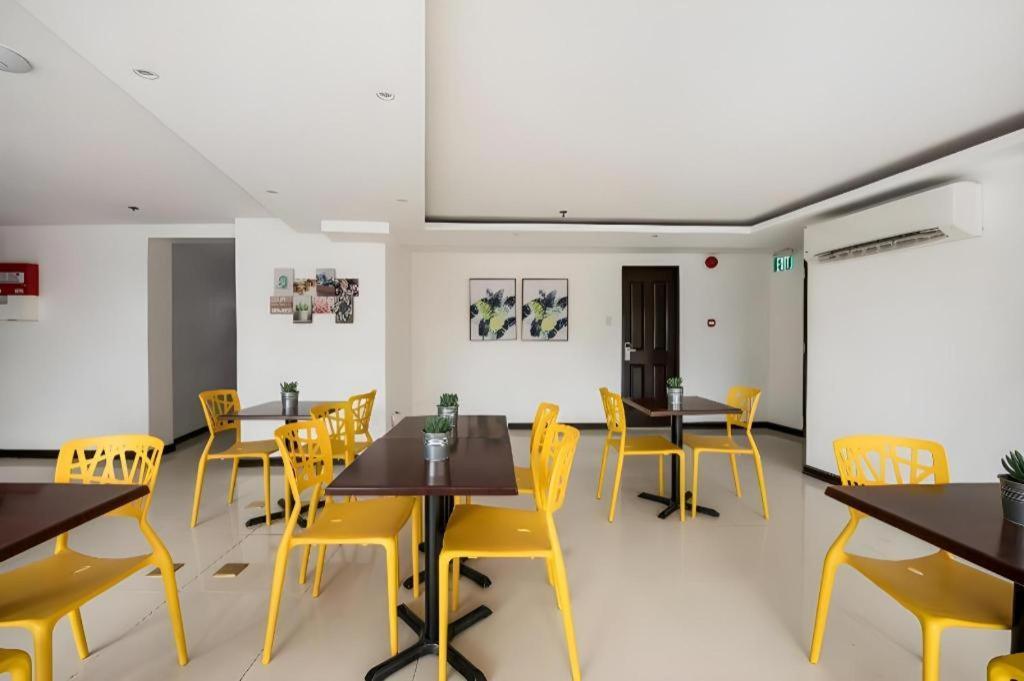 Super Oyo Capital O 232 Nest Nano Suites Fort Makati City Exterior photo