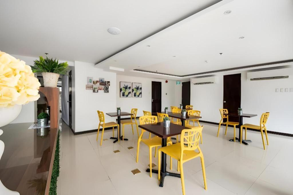 Super Oyo Capital O 232 Nest Nano Suites Fort Makati City Exterior photo